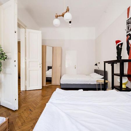 Downtown Circus Apartment บูดาเปสต์ ภายนอก รูปภาพ