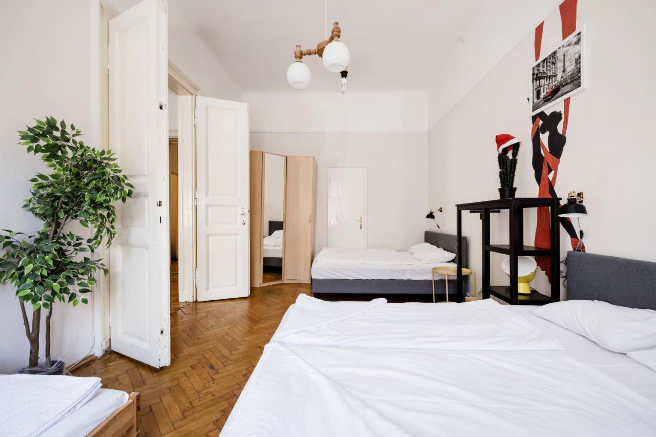Downtown Circus Apartment บูดาเปสต์ ภายนอก รูปภาพ