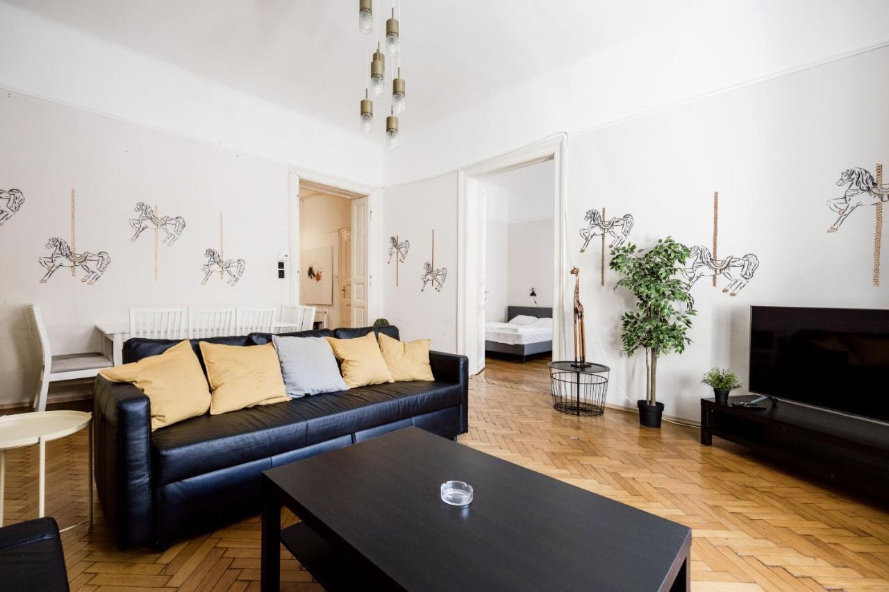 Downtown Circus Apartment บูดาเปสต์ ภายนอก รูปภาพ