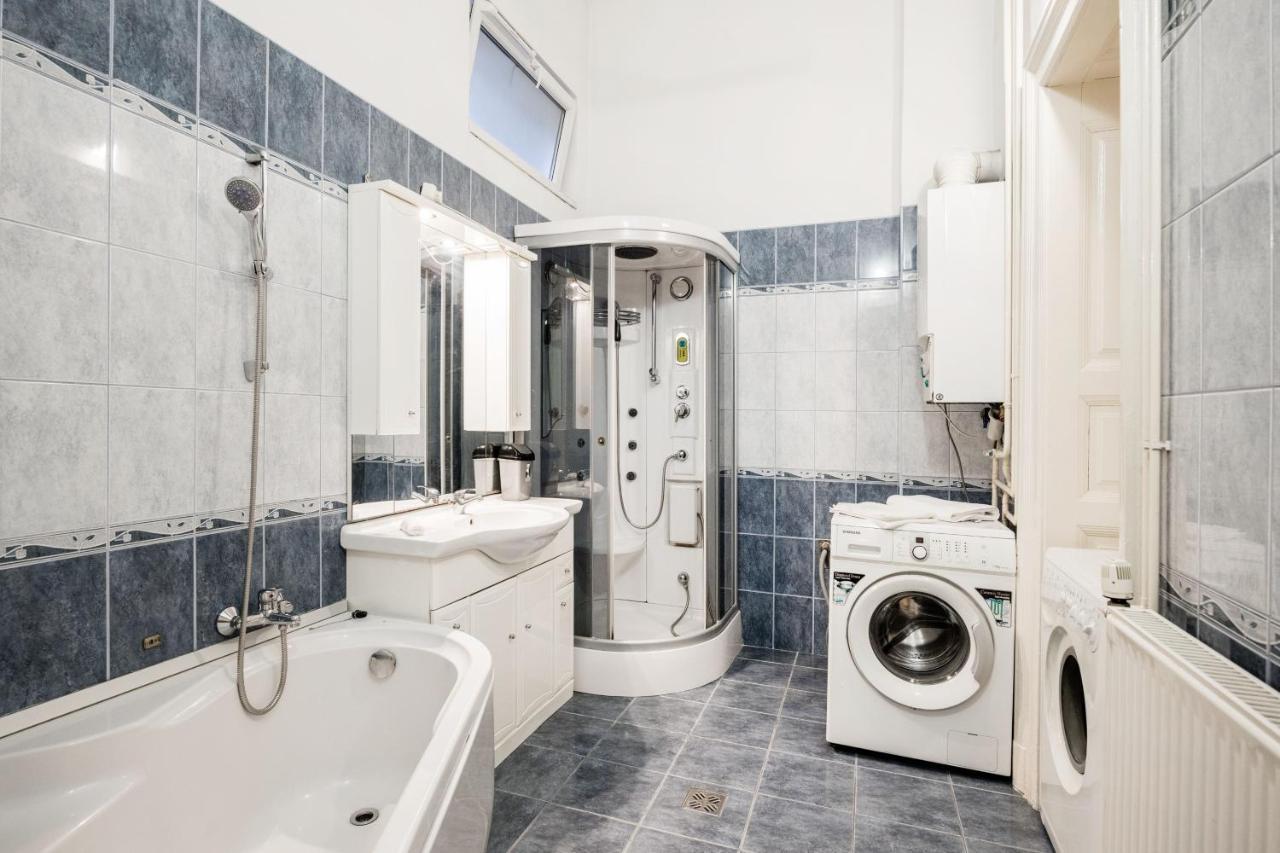 Downtown Circus Apartment บูดาเปสต์ ภายนอก รูปภาพ