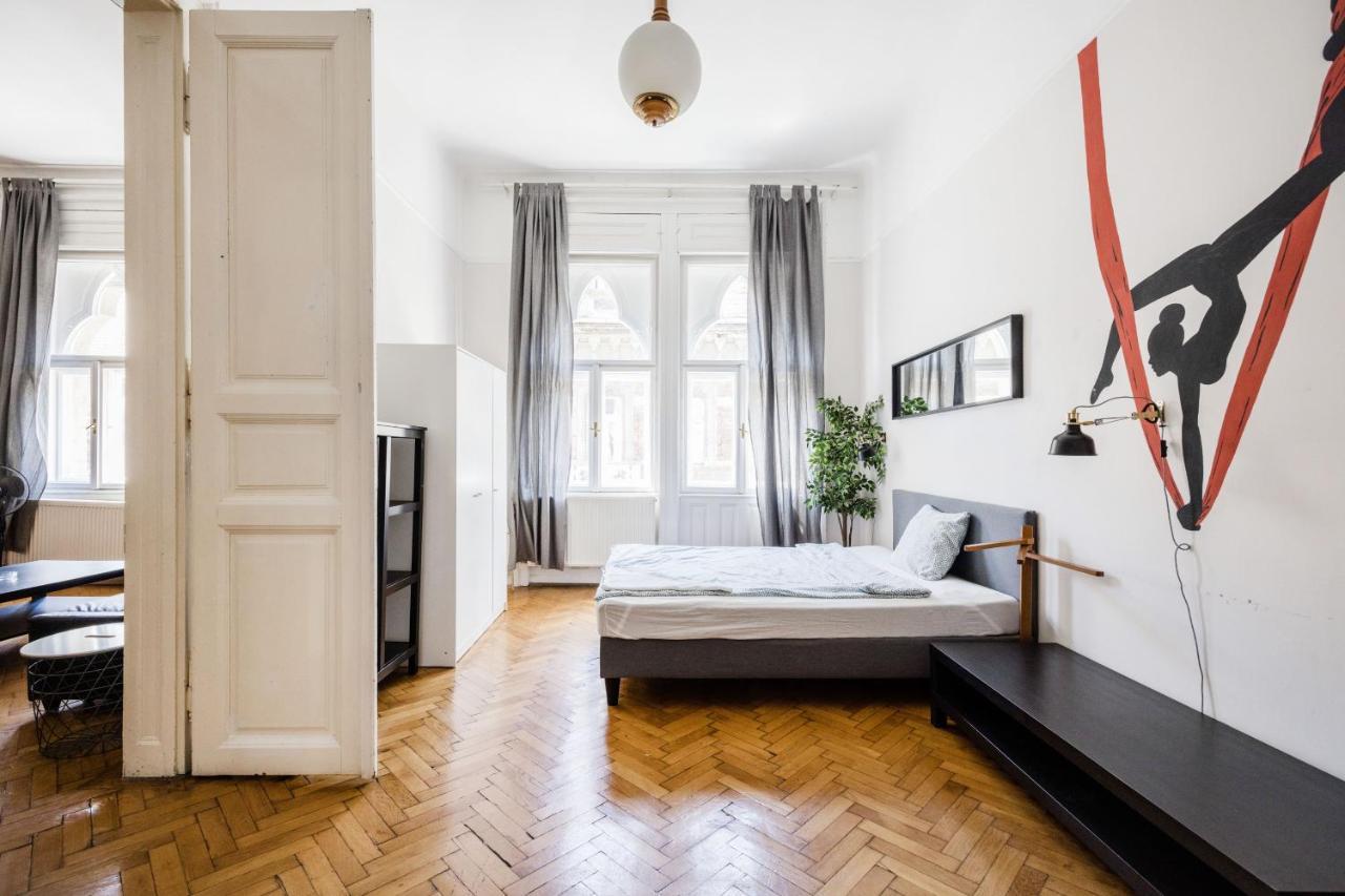 Downtown Circus Apartment บูดาเปสต์ ภายนอก รูปภาพ