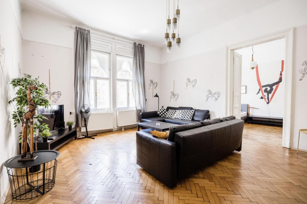 Downtown Circus Apartment บูดาเปสต์ ภายนอก รูปภาพ