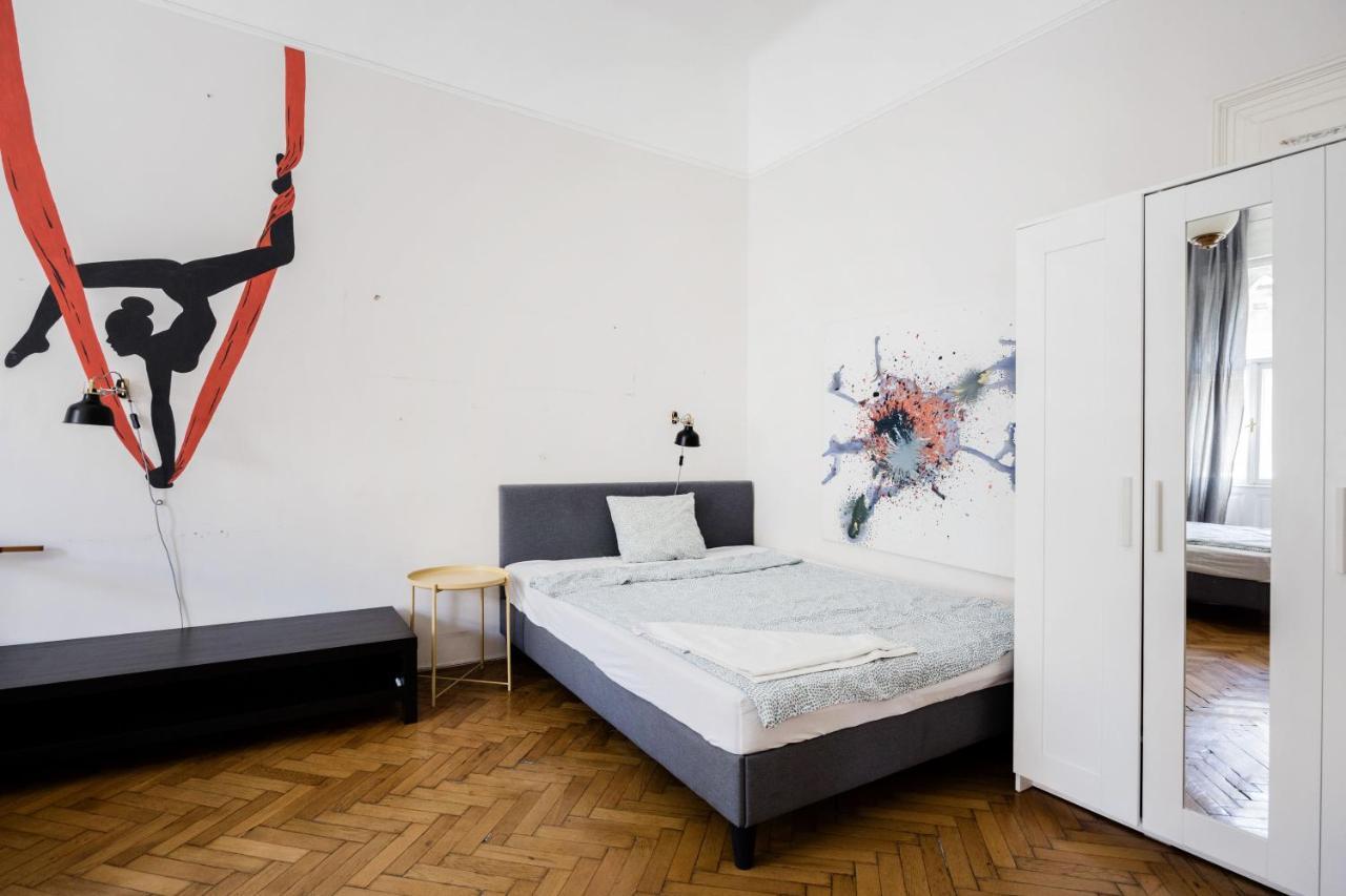 Downtown Circus Apartment บูดาเปสต์ ภายนอก รูปภาพ