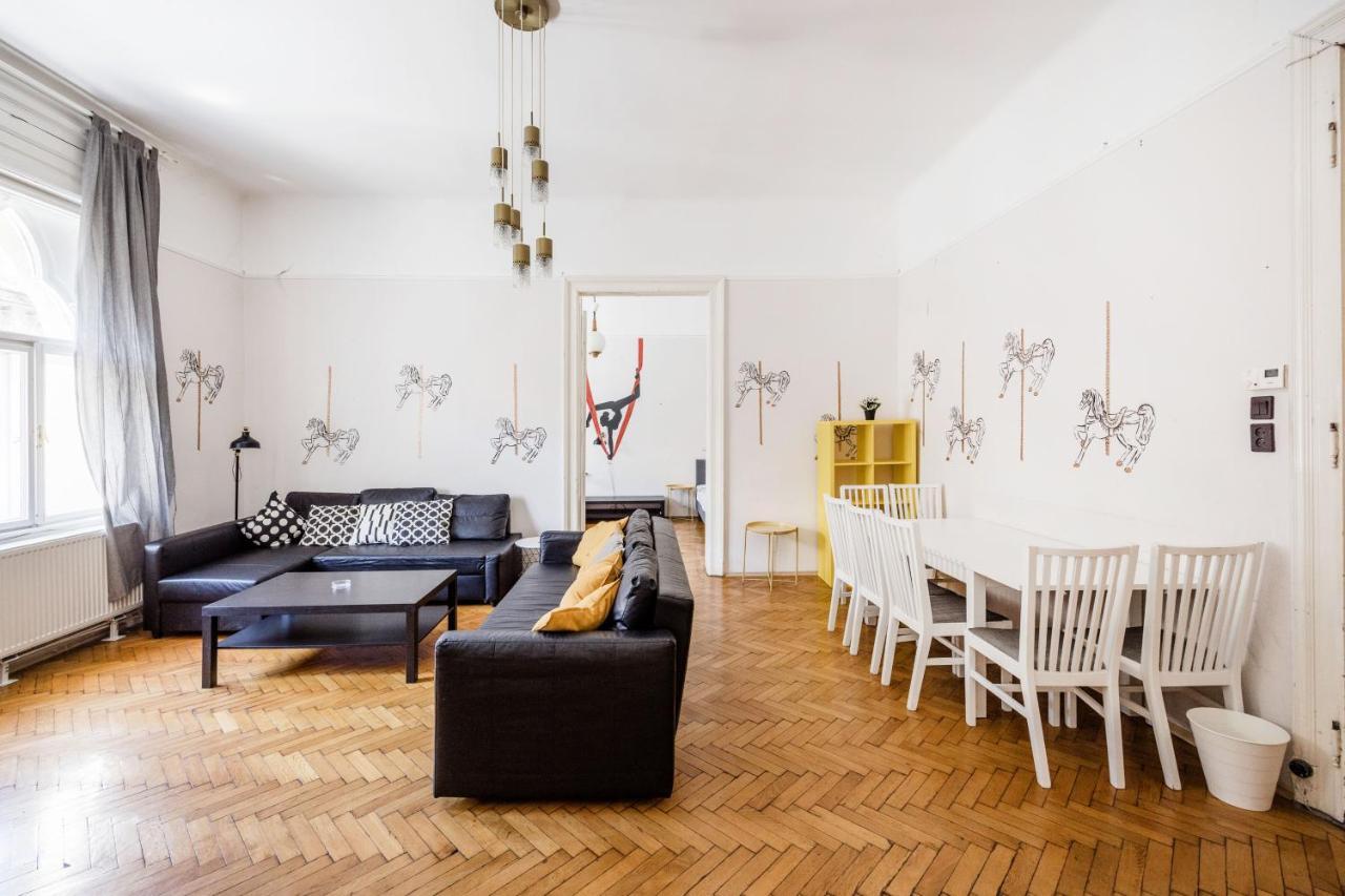 Downtown Circus Apartment บูดาเปสต์ ภายนอก รูปภาพ